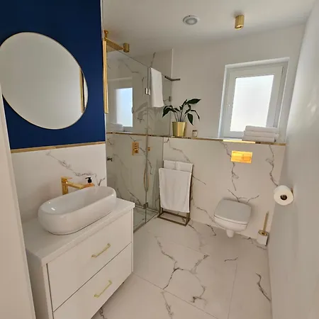 شقة Lipowe Apartmenty *
