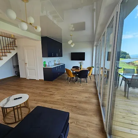 Lipowe Apartmenty شقة