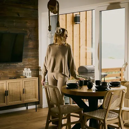 公寓 Lipowe Apartmenty *