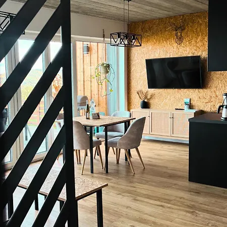 Lipowe Apartmenty شقة ليمانوفا